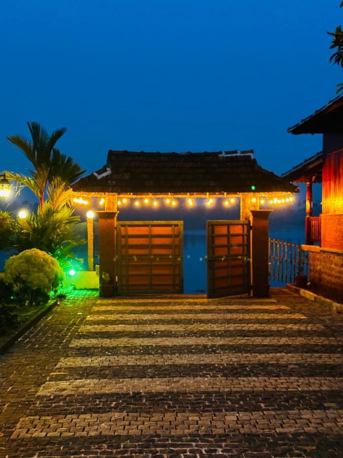 Cherai Lake Resort Черай-Бич Экстерьер фото